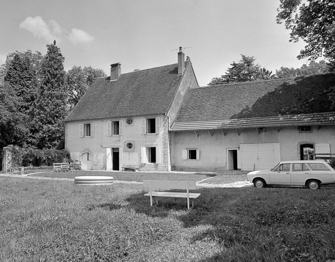 Ferme n° 16 : façade antérieure. © Dominique Dominguez / Région Bourgogne-Franche-Comté, Inventaire du patrimoine - 1977