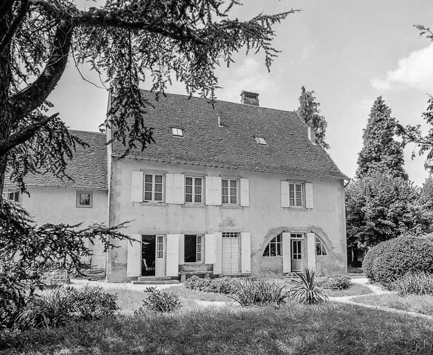 Ferme n° 16 : façade postérieure, partie gauche. © Dominique Dominguez / Région Bourgogne-Franche-Comté, Inventaire du patrimoine - 1977