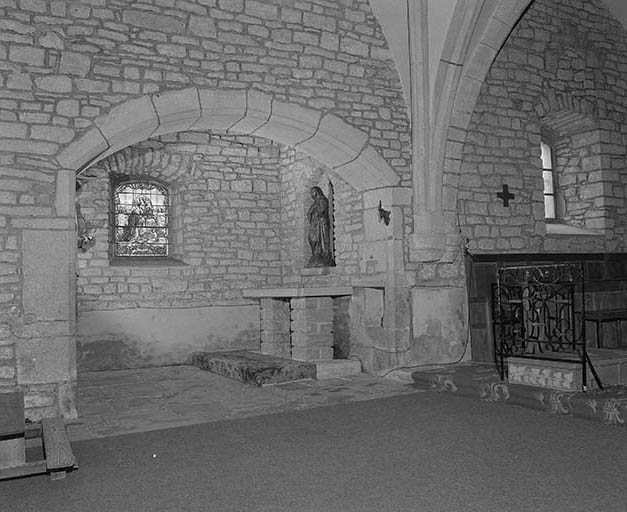 Intérieur : chapelle gauche. © Yves Sancey / Région Bourgogne-Franche-Comté, Inventaire du patrimoine - 1977