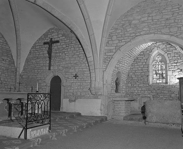 Intérieur : choeur, élévation droite. © Yves Sancey / Région Bourgogne-Franche-Comté, Inventaire du patrimoine - 1977