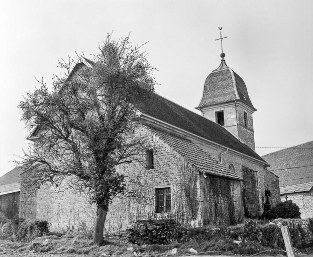Façades postérieure et latérale gauche. © Dominique Humbert / Région Bourgogne-Franche-Comté, Inventaire du patrimoine - 1977