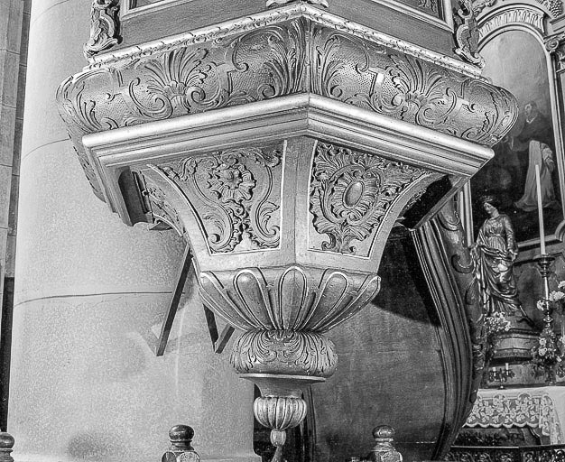 Détail : culot. © Yves Sancey / Région Bourgogne-Franche-Comté, Inventaire du patrimoine - 1977