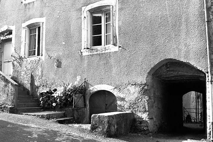 Vue du rez-de-chaussée. © Yves Sancey / Région Bourgogne-Franche-Comté, Inventaire du patrimoine - 1977