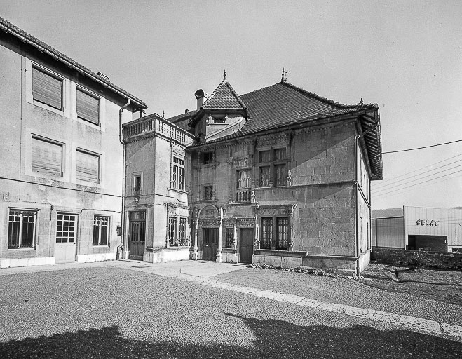 Vue depuis la cour. © Yves Sancey / Région Bourgogne-Franche-Comté, Inventaire du patrimoine - 1978