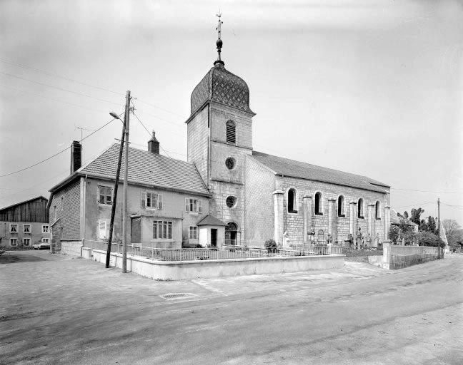 Vue de trois quarts avant droit. © Yves Sancey / Région Bourgogne-Franche-Comté, Inventaire du patrimoine - 1978