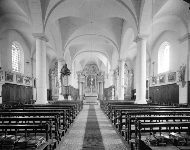 Intérieur : nef et choeur depuis l'entrée. © Yves Sancey / Région Bourgogne-Franche-Comté, Inventaire du patrimoine - 1978