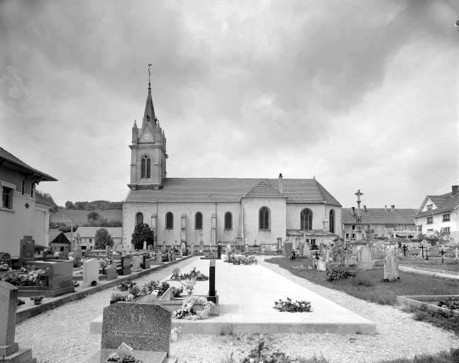 Façade latérale droite. © Yves Sancey / Région Bourgogne-Franche-Comté, Inventaire du patrimoine - 1978