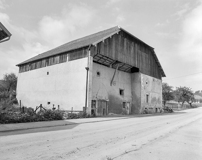 Ferme : façades postérieure et latérale gauche. © Bernard Lardière / Région Bourgogne-Franche-Comté, Inventaire du patrimoine - 1978