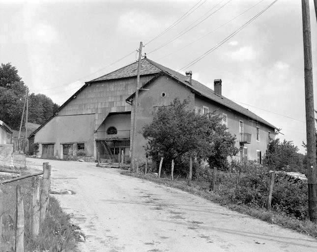 Vue de trois quarts. © Bernard Lardière / Région Bourgogne-Franche-Comté, Inventaire du patrimoine - 1978