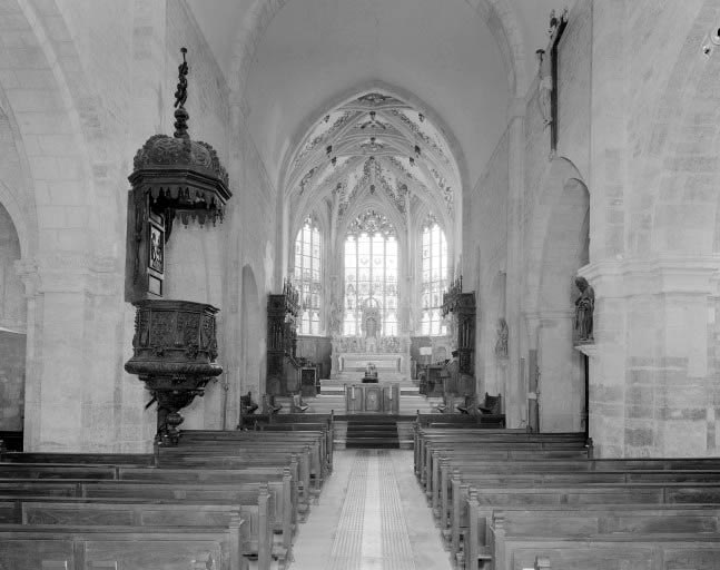 Nef et choeur de l'église, vus depuis l'entrée. © Yves Sancey / Région Bourgogne-Franche-Comté, Inventaire du patrimoine - 1978