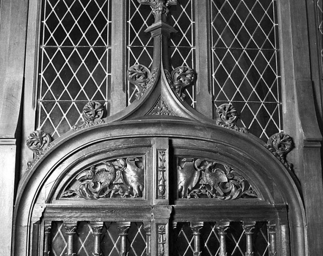 Partie supérieure de la porte. © Dominique Dominguez / Région Bourgogne-Franche-Comté, Inventaire du patrimoine - 1978