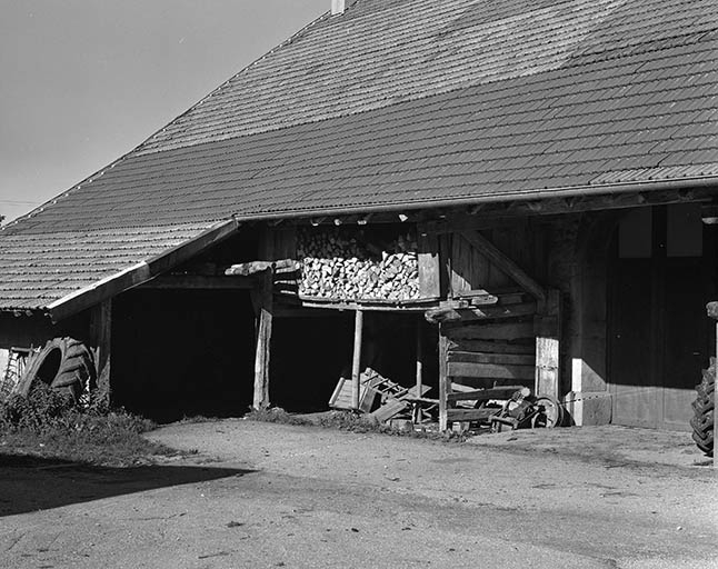 Façade latérale gauche. © Bernard Lardière / Région Bourgogne-Franche-Comté, Inventaire du patrimoine - 1978