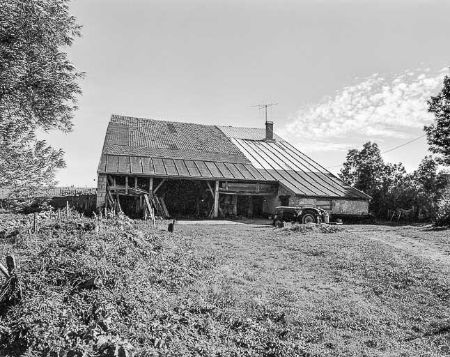 Façade antérieure. © Bernard Lardière / Région Bourgogne-Franche-Comté, Inventaire du patrimoine - 1978