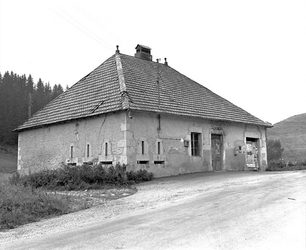 Façades antérieure et latérale gauche. © Yves Sancey / Région Bourgogne-Franche-Comté, Inventaire du patrimoine - 1978