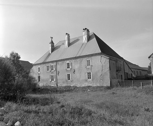 Façade latérale droite. © Yves Sancey / Région Bourgogne-Franche-Comté, Inventaire du patrimoine - 1978