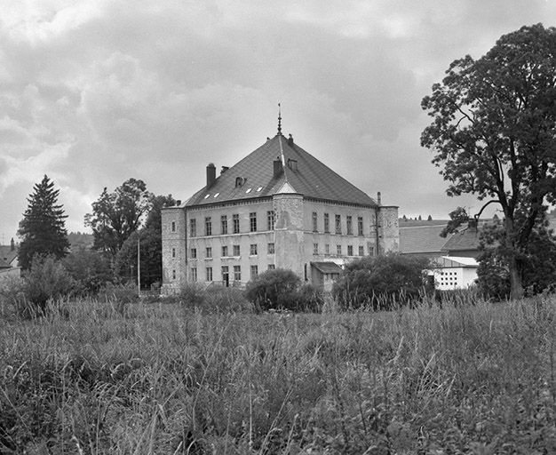 Façade postérieure et latérale gauche. © Yves Sancey / Région Bourgogne-Franche-Comté, Inventaire du patrimoine - 1978