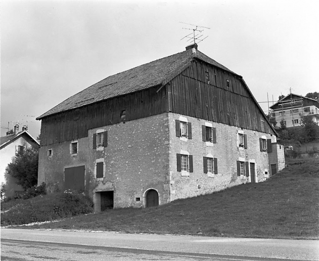Vue de trois quarts droit. © Yves Sancey / Région Bourgogne-Franche-Comté, Inventaire du patrimoine - 1978