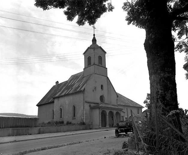 Façades antérieure et latérale gauche. © Yves Sancey / Région Bourgogne-Franche-Comté, Inventaire du patrimoine - 1978