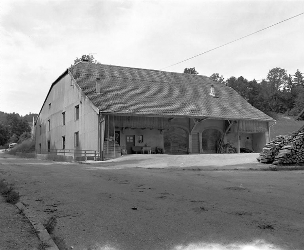 Vue générale de trois quarts. © Yves Sancey / Région Bourgogne-Franche-Comté, Inventaire du patrimoine - 1978