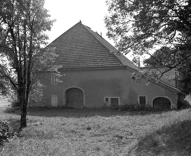 Façade latérale, vue depuis le parc. © Yves Sancey / Région Bourgogne-Franche-Comté, Inventaire du patrimoine - 1978