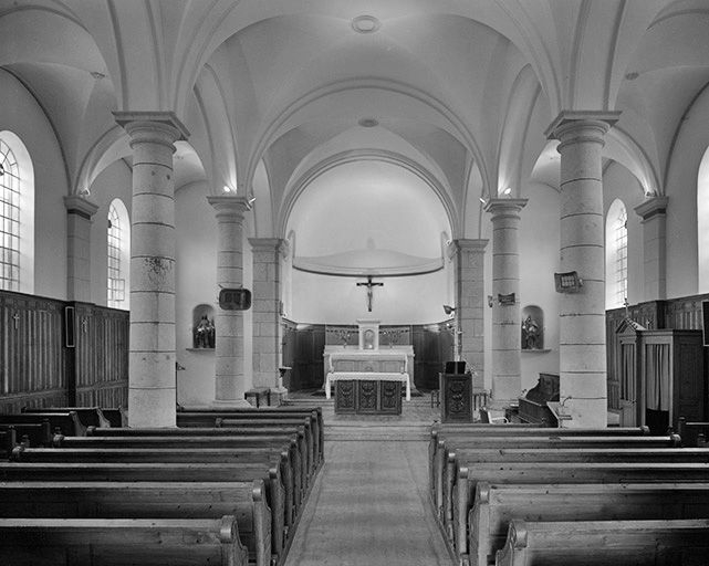 Intérieur : nef et choeur vus depuis l'entrée. © Yves Sancey / Région Bourgogne-Franche-Comté, Inventaire du patrimoine - 1978