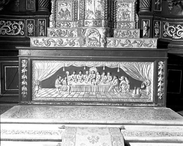 Face antérieure de l'autel. © Yves Sancey / Région Bourgogne-Franche-Comté, Inventaire du patrimoine - 1978