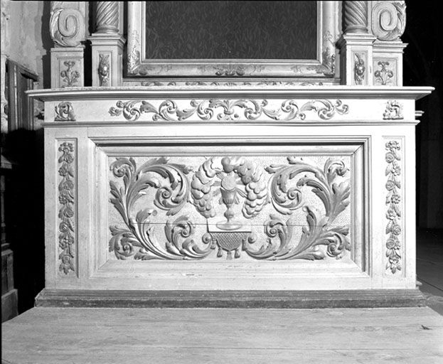 Face antérieure de l'autel. © Yves Sancey / Région Bourgogne-Franche-Comté, Inventaire du patrimoine - 1978