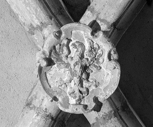Clef de voûte du vaisseau gauche, 3e travée. © Yves Sancey / Région Bourgogne-Franche-Comté, Inventaire du patrimoine - 1978