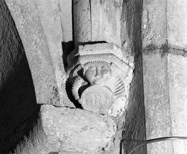 Culot, vaisseau droit de la nef, 4e travée (?). © Yves Sancey / Région Bourgogne-Franche-Comté, Inventaire du patrimoine - 1978