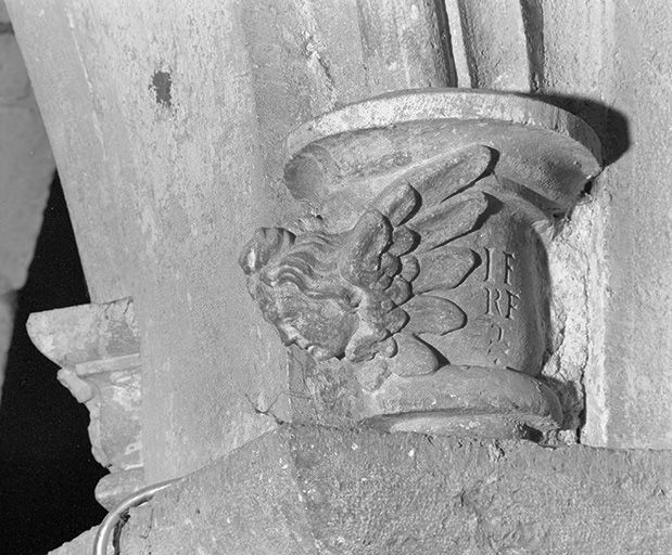 Culot vaisseau droit. © Yves Sancey / Région Bourgogne-Franche-Comté, Inventaire du patrimoine - 1978