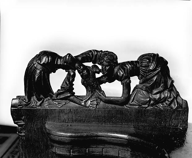 Jouée V des stalles nord, statuettes supérieures (sans fond). © Yves Sancey / Région Bourgogne-Franche-Comté, Inventaire du patrimoine - 1978