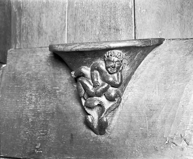 Miséricorde de la stalle haute sud n° 1. © Yves Sancey / Région Bourgogne-Franche-Comté, Inventaire du patrimoine - 1978