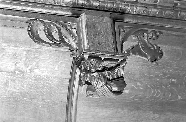 Statuette de la retombée n° 9 des stalles sud. © Yves Sancey / Région Bourgogne-Franche-Comté, Inventaire du patrimoine - 1978