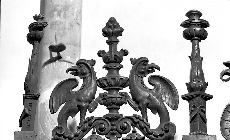 Couronnement n° 14 des stalles sud. © Yves Sancey / Région Bourgogne-Franche-Comté, Inventaire du patrimoine - 1978