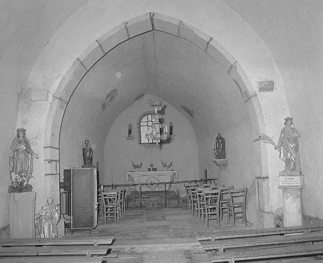 Intérieur : le choeur vu depuis la nef. © Yves Sancey / Région Bourgogne-Franche-Comté, Inventaire du patrimoine - 1978