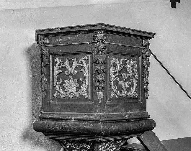 Détail de la cuve. © Dominique Dominguez / Région Bourgogne-Franche-Comté, Inventaire du patrimoine - 1978