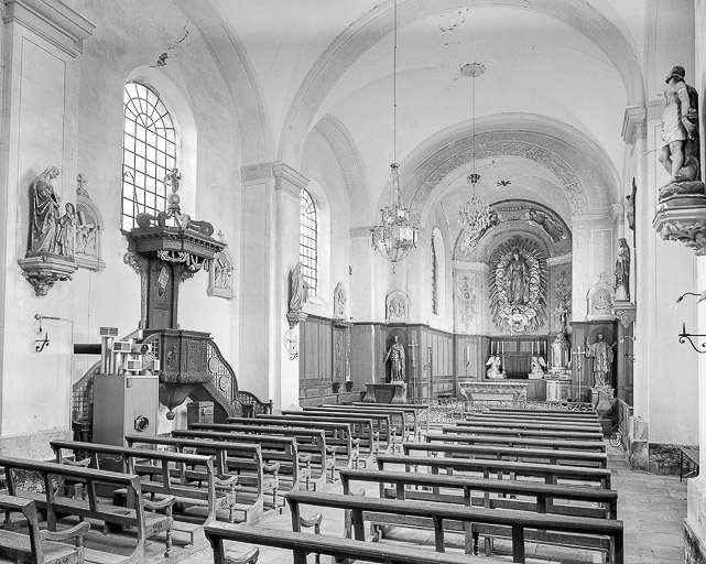 Intérieur : nef et choeur. © Yves Sancey / Région Bourgogne-Franche-Comté, Inventaire du patrimoine - 1978