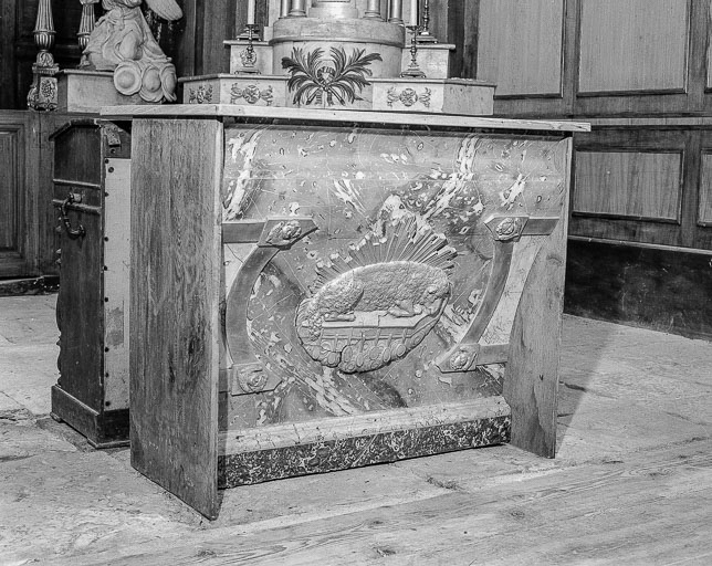 Elément d'autel-retable : morceau d'autel. © Yves Sancey / Région Bourgogne-Franche-Comté, Inventaire du patrimoine - 1978