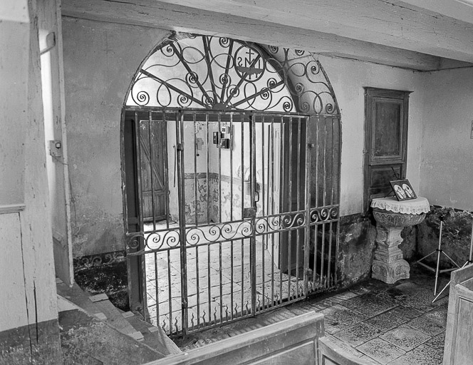 Vue de trois quarts gauche. © Dominique Dominguez / Région Bourgogne-Franche-Comté, Inventaire du patrimoine - 1978