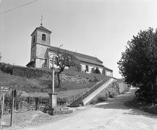 Façade antérieure et face latérale droite. © Yves Sancey / Région Bourgogne-Franche-Comté, Inventaire du patrimoine - 1979