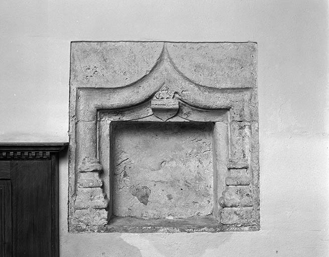 Intérieur : niche du collatéral gauche. © Yves Sancey / Région Bourgogne-Franche-Comté, Inventaire du patrimoine - 1979