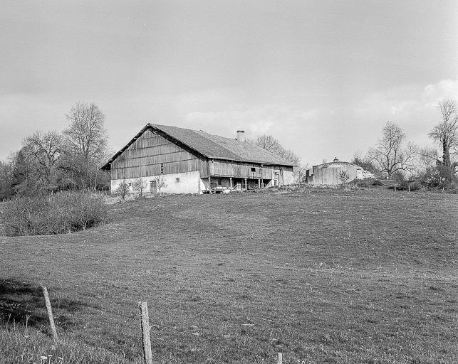 Ferme de la Part, située au lieudit Granges Maillot : vue d'ensemble. © Dominique Dominguez / Région Bourgogne-Franche-Comté, Inventaire du patrimoine - 1979
