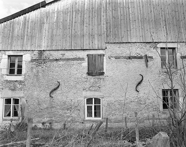 Détail du pignon d'habitation. © Dominique Dominguez / Région Bourgogne-Franche-Comté, Inventaire du patrimoine - 1979
