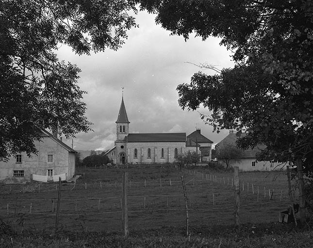 Façade latérale sud. © Dominique Dominguez / Région Bourgogne-Franche-Comté, Inventaire du patrimoine - 1979