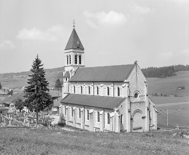 Façades postérieure et latérale droite. © Yves Sancey / Région Bourgogne-Franche-Comté, Inventaire du patrimoine - 1979