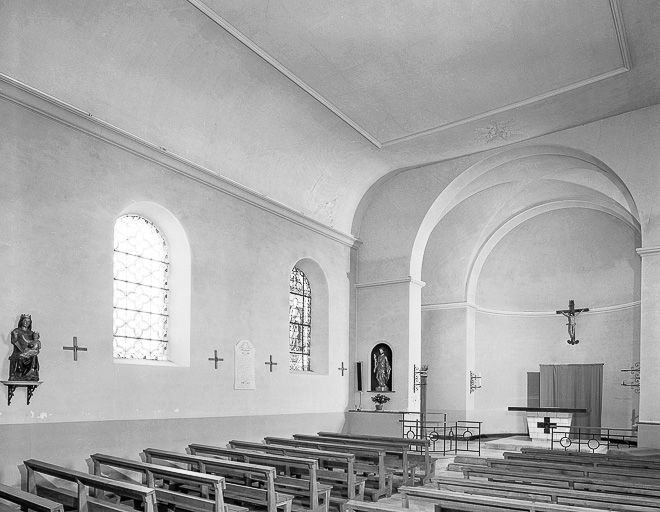 Intérieur : nef et choeur. © Yves Sancey / Région Bourgogne-Franche-Comté, Inventaire du patrimoine - 1979
