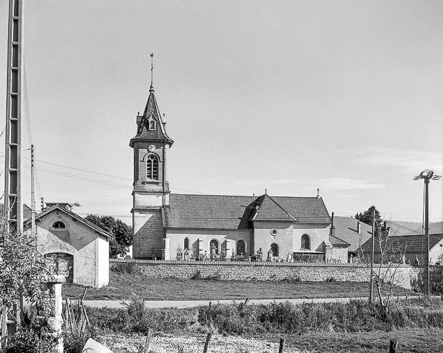 Façade latérale droite. © Yves Sancey / Région Bourgogne-Franche-Comté, Inventaire du patrimoine - 1979