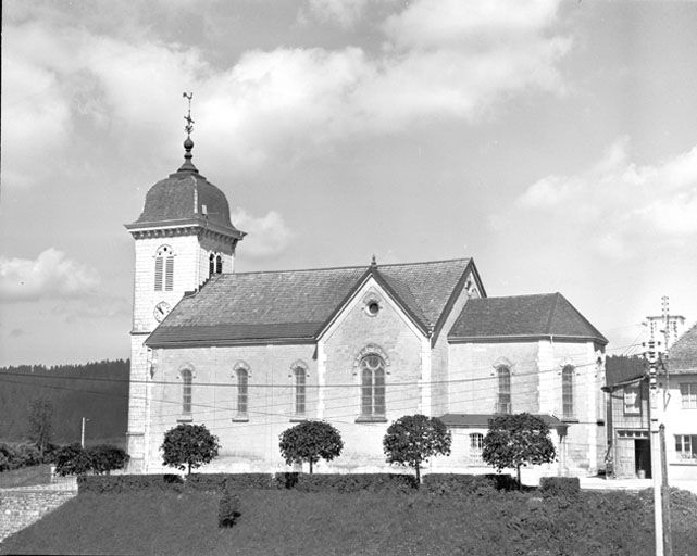 Extérieur : façade droite. © Yves Sancey / Région Bourgogne-Franche-Comté, Inventaire du patrimoine - 1979