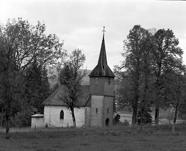 Vue générale de trois quarts gauche. © Yves Sancey / Région Bourgogne-Franche-Comté, Inventaire du patrimoine - 1979