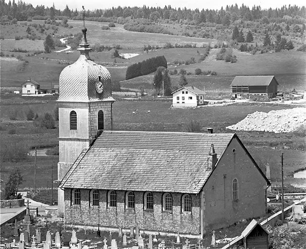 Façades postérieure et latérale droite. © Yves Sancey / Région Bourgogne-Franche-Comté, Inventaire du patrimoine - 1979